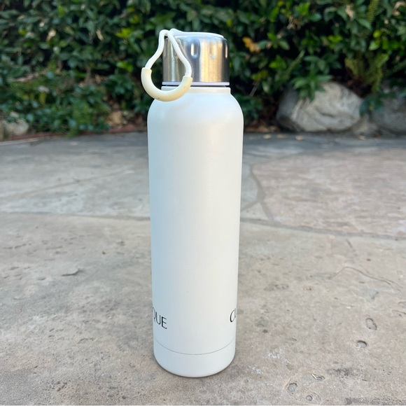 Clinique 22oz Double Wall Quencher Bottle with Screw On Lid - Picture 2 of 6